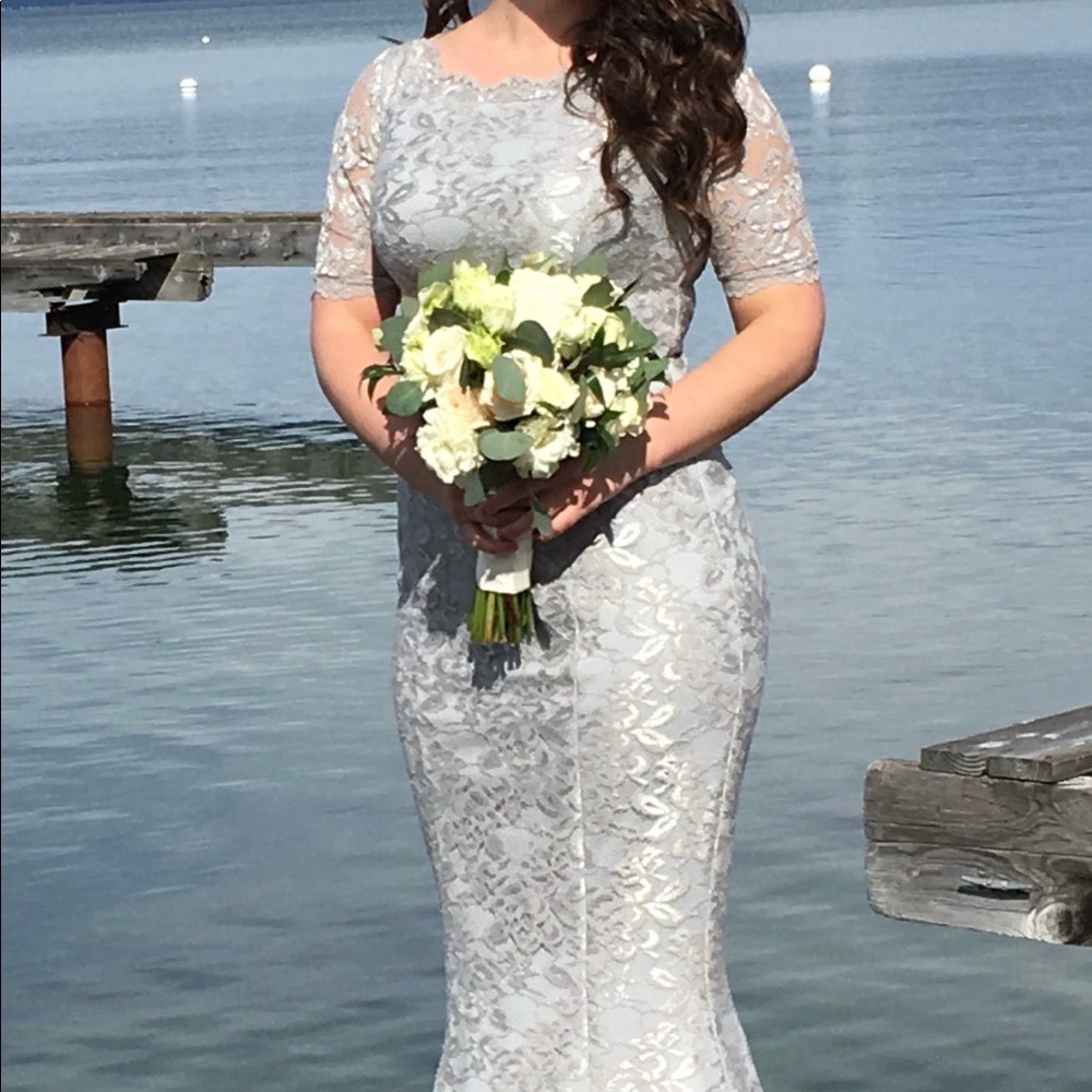 silver lace mermaid bridesmaid dress 
Size 10
#bridesmaid #mermaid #lace
